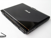 Überaus attraktiv gibt sich das Asus M70V bereits im zugeklappten Zustand.