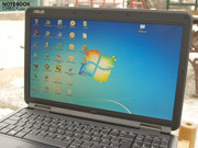 Der Laptop punktet aber auch durch seinen matten 15.6 Zoll Bildschirm zum spiegelfreien Außeneinsatz oder auch beim beruflichen Dauereinsatz.
