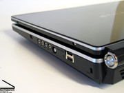 An Anschlussoptionen bietet das M980NU mit 4 USB Ports, DVI, HDMI und eSATA alles was ein vernünftiges DTR-Gerät haben muss.
