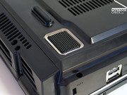 Um auch hinsichtlich Sound punkten zu können, verpasst Clevo dem M980NU einen Subwoofer, der allerdings im Test noch nicht überzeugen konnte.