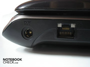 Stromversorgung und RJ-45 Gigabit-Lan auf der linken Seite