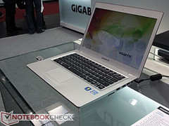 Gigabyte: Das 14"-Ultrabook U2442V kommt mit Nvidia GT 640M, das Gigbayte X11 mit einem Gewicht von weniger als 1 Kilo?