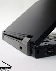 Bei den neuen Displayscharnieren ist eine gewisse Ähnlichkeit zu jenen bei den Thinkpad-Modellen unverkennbar.