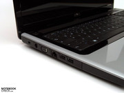 Das Inspiron 1750 bietet ausschließlich die wichtigsten Basis-Anschlüsse, vergleichbar mit aktuellen Netbooks.