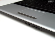 Mit dabei auch ein an der Vorderkante platzierter 7in1 Mediacard Reader.