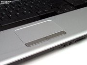 Als besonders angenehm empfanden wir auch das angebotene Touchpad, das sich im Test als würdiger Mausersatz präsentierte.