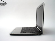 Ausgestattet mit einem 12 Zoll Display bewegt sich das Notebook an der Grenze zwischen Subnotebook und Netbook.