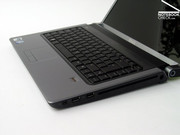 Das Innere der Dell Studio 15 Reihe erinnert stark an die bekannten XPS Notebooks.