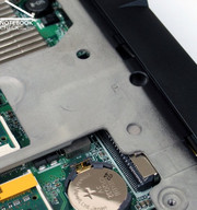 Verantwortlich für das stabile Chassis ist ein biegesteifer Magnesium Rahmen im Inneren des Gehäuses.