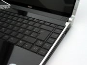 Zusätzlich wird die Tastatur hinterleuchtet, ein nettes Feature ab Werk, ohne zusätzlichen Aufpreis.