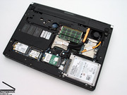 ...gelangt man gut zu allen verbauten Hardwarekomponenten.