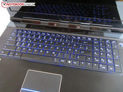 Die Farbe der Tastaturbeleuchtung kann geändert werden.