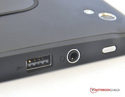 Als Anschlüsse sind zu finden: Audio-Buchse, USB 2.0, ...