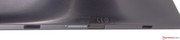 Die zwei Dock-Halterungen und die Daten- und Ladebuchse.