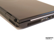 Kein Wunder, dass das Notebook ständig warme Luft aus dem Gehäuse bläst.