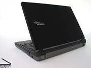 Beim Design geht Fujitsu-Siemens mit dem Lifebook P7230 den klassischen Business Weg: