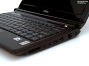 ...geboten werden lediglich Netbook-Basisports wie USB und ein VGA Ausgang.