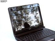 Als Display setzt Fujitsu auf ein Netbook-typisches WSVGA Panel mit einer Auflösung 1024x600 Pixel.