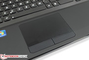 Das Touchpad ist ungemein groß geraten.