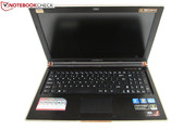 Innen ist das Notebook generell dunkel gehalten.