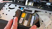 Zwei der vier RAM-Slots verstecken sich unter der Tastatur.
