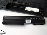 Bereits mit dem integrierten Hauptakku mit einer Kapazität von 55Wh erreicht das Notebook eine beachtliche Akkulaufzeit.