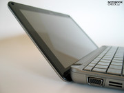 Damit lässt sich das Netbook leider nur bedingt im Freien einsetzen, da man mit starken Reflexionen rechnen muss.