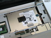 Hier kann man sowihl an der verbauten 160 Gigabyte Festplatte,...
