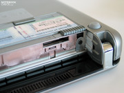 Eine Version mit integriertem UMTS Modem ist bis Dato leider nicht verfügbar.