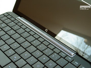 Der Lüfter gibt sich dabei allerdings überaus gestresst und verursacht ein ständig präsentes Laufgeräusch des Netbooks.