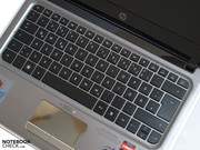 Die großzügige Tastatur im Einzeltastenlayout gefällt trotz absolut flacher Tastenköpfe.