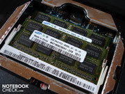 2x 2048 MByte DDR3-RAM sind verbaut.
