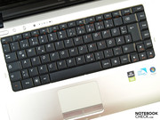 Mit Tastatur und Touchpad kann man zufrieden sein.