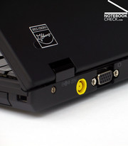 Leider fehlt im Angebot des Thinkpad X300 ein Docking Port bzw. ein digitaler Bildausgang.