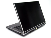 Neben Schenker-Notebook wird das Barebone auch von zahlreichen anderen Resellern unter verschiedensten Namen vertrieben.