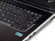 Die verbaute Tastatur fällt durchaus passabel aus,...