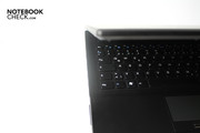 Ebensowenig gefällt uns die Tastatur, die seltsam klingt und sich durchbiegt.