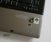 AMD Technologie bedeutet, das die Rechenleistung des HP6735b schlechter ist, aber der integrierte Grafikprozessor von ATI ist besser als jener im HP6730b.