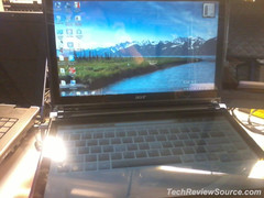 Techreviewsource | Angeblicher Acer-Protoyp mit zwei Touchscreens.