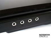 Mithilfe der vier Soundanschlüsse lässt sich eine Surround-Anlage betreiben.