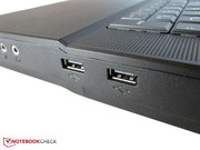 Die rechte Seite wird von zwei USB-2.0-Ports ergänzt.