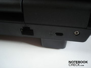 RJ-45 Gigabit-Lan und Kenington Lock auf der Rückseite