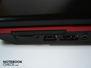 Express Card, 4-in-1-Kartenleser, USB 2.0, eSATA/USB 2.0-Combo und Firewire auf der rechten Seite