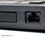 Gigabit-LAN liegt rechts hinten.