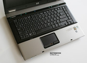 Der Benutzer wird es sicher zu schätzen wissen, dass das Notebook sehr leicht ist.