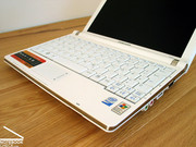 Samsung präsentiert mit dem NC10 einen überaus schicken und attraktiven Vertreter der Netbook Sparte.