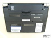Zwar ist gehört das Sony Vaio VGN-SR41M/S nicht zu den Leisesten, dafür erwärmt sich aber auch die Unterseite nicht stark.