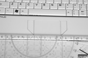 Schwierigkeiten könnten User mit etwas größer gewachsenen Fingern haben, da die Tasten der verbauten Tastatur einfach zu klein sind.