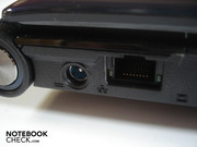 Stromversorgung und RJ-45 Gigabit-Lan auf der linken Seite
