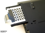 Durch Entfernen einer einzigen Schraube kann die HDD leicht ausgetauscht werden.